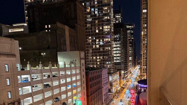 Foto del edificio - 200 N Dearborn St