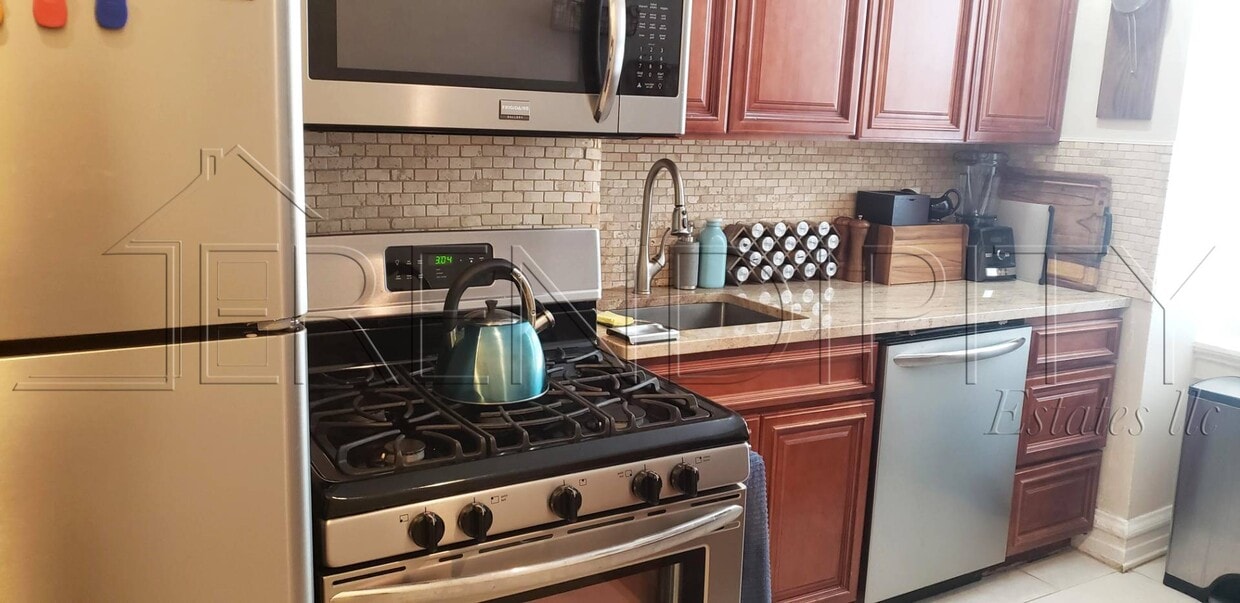 Building Photo - 3523 Avenue J