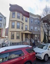 Building Photo - 3084 Decatur Ave