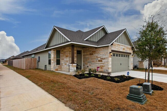 Building Photo - 825 Mineral Wells Ln