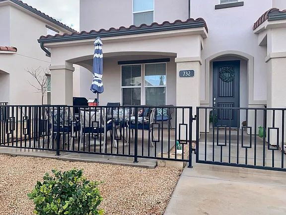 Primary Photo - Modern 3-Bedroom 3 bathroom Townhome in De...