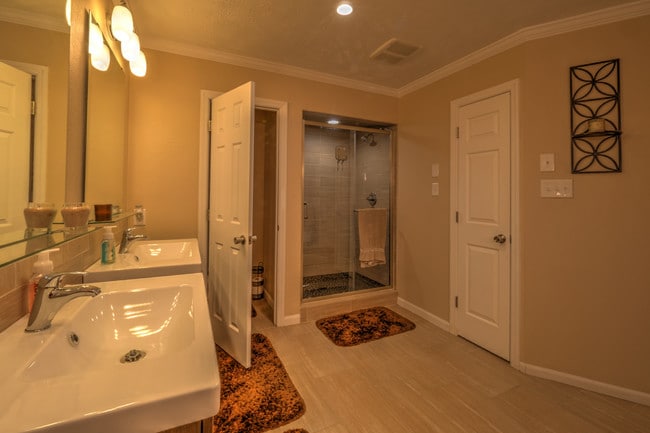 Building Photo - 4049 Heather Ct