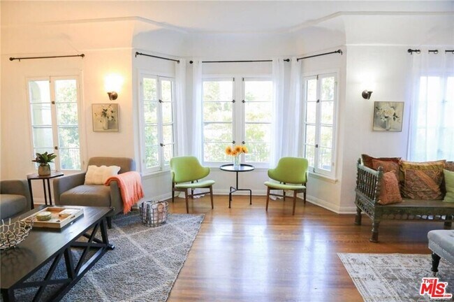 Foto del edificio - 601 Sweetzer Ave