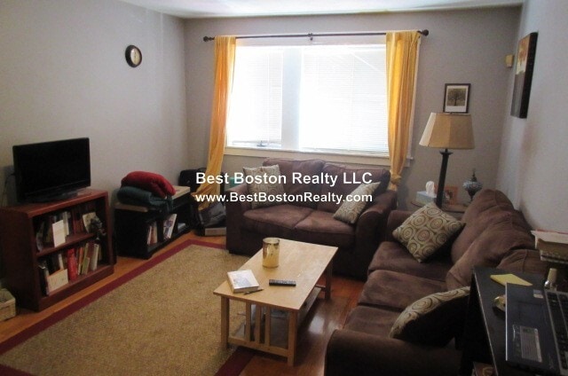 Building Photo - 387 Highland Ave