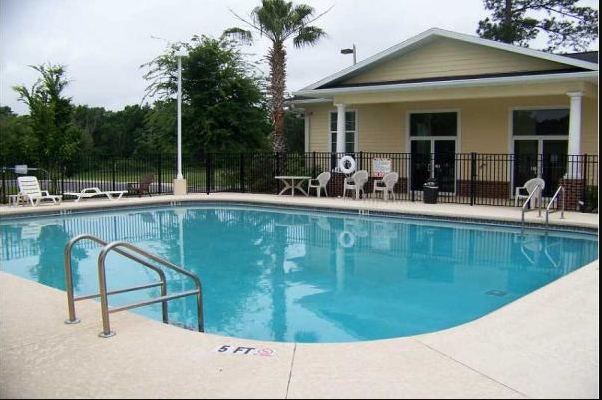 Piscina - Eagle Trace Townhomes