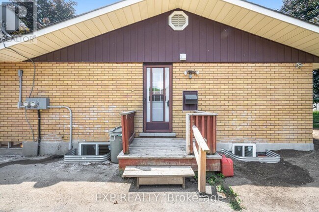 Photo du bâtiment - 214 Forest Hill Dr