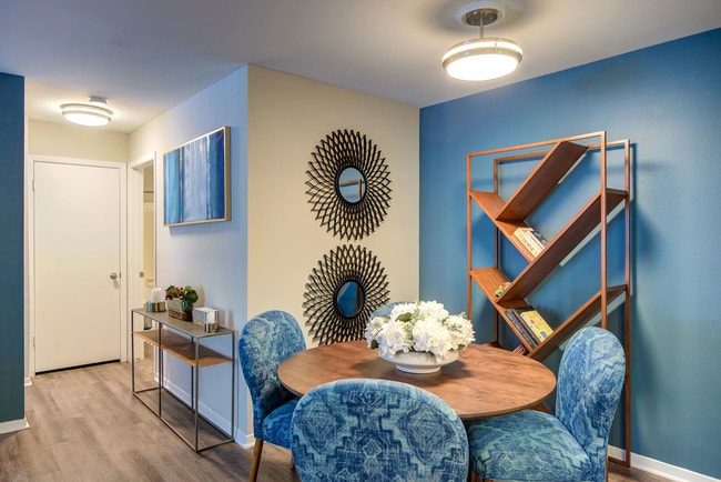 Building Photo - Saddle Ridge Apartments