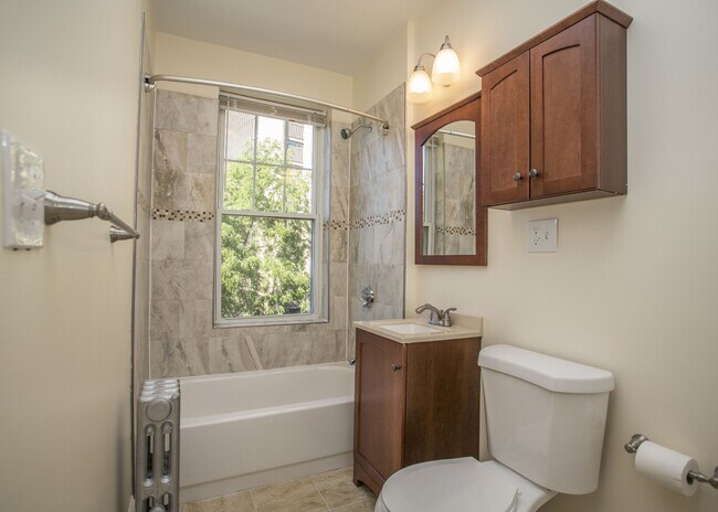 Foto del edificio - 276 Chestnut Hill Ave