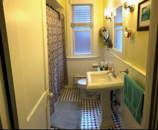 Foto del edificio - 5714 Woodmont St