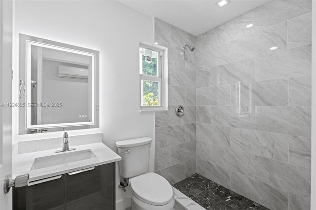 Building Photo - 2847 Polk St