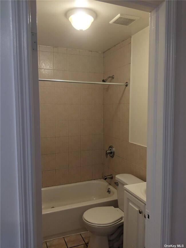 Foto del edificio - 1167 Willmohr St