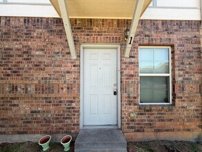 Building Photo - 200 Chalmette Dr