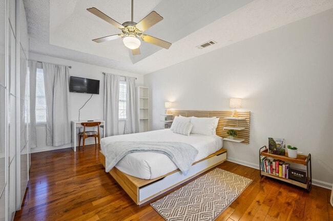 Foto del edificio - 1223 Settlebench Ln