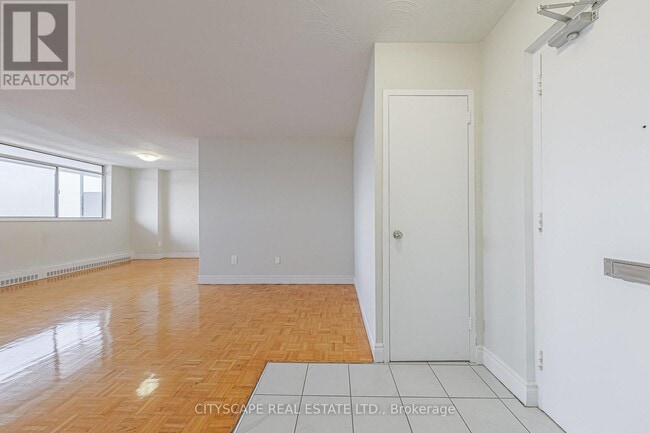 Building Photo - 100 Rowena Dr