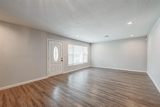Foto del edificio - 8018 Hammerly Blvd