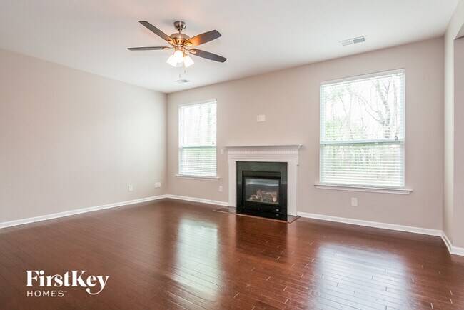 Foto del edificio - 3174 Helmsley Ct