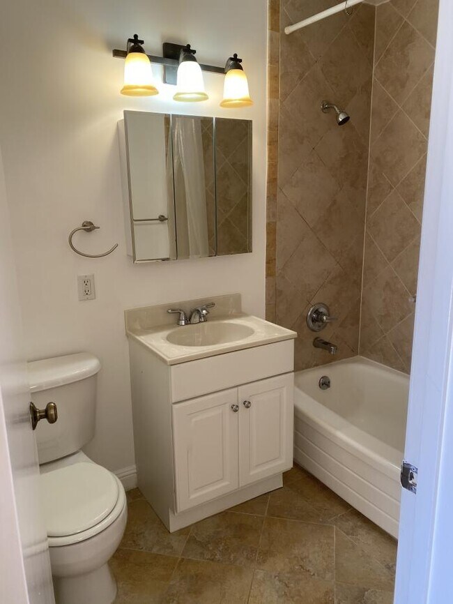 Building Photo - 1 bedroom in San Francisco CA 94117