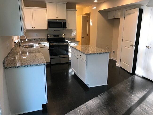 Building Photo - 6206 Regal Crest Dr