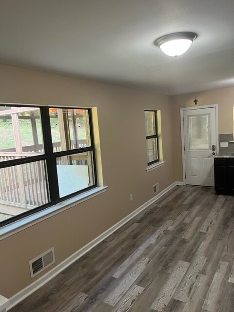 Foto del edificio - 412 Kim Dr