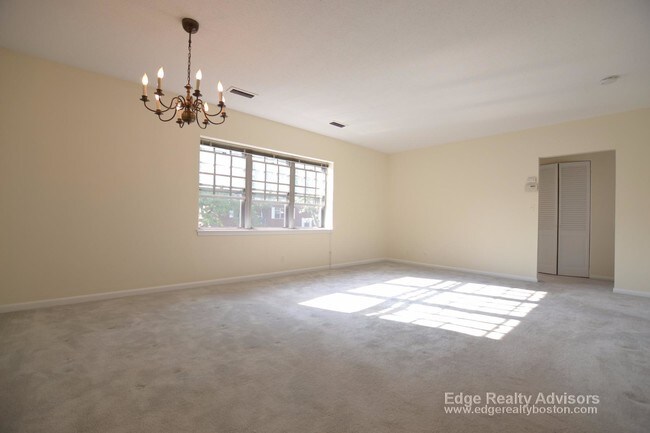 Building Photo - 207 Lake Shore Rd