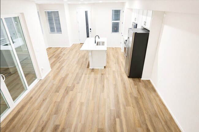 Foto del edificio - Long Realty & Property Management - 3 Bedroom Townhome in Aurora Highlands