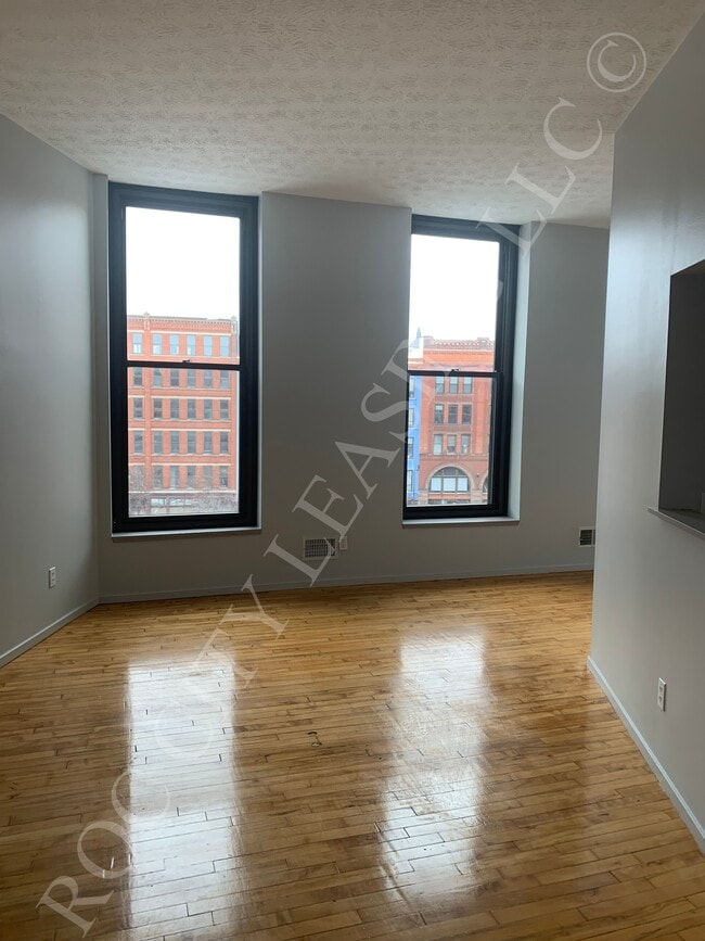 Building Photo - 214-216-216 Andrews St