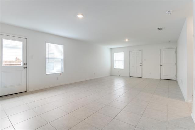 Foto del edificio - 5625 Rockrose Ln