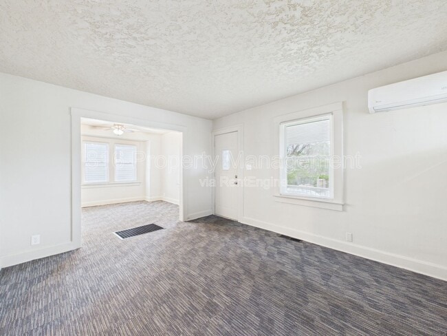 Building Photo - 4028 E 68th Terrace