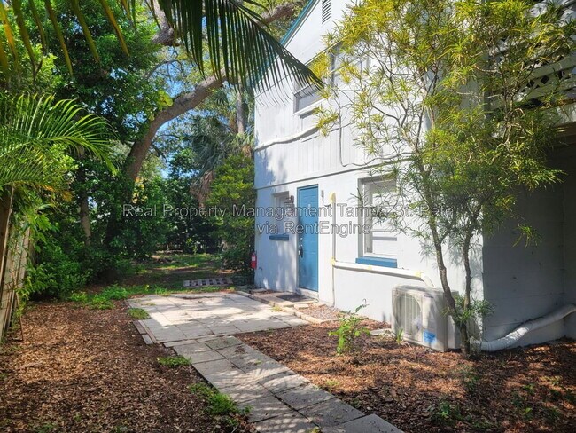Foto del edificio - 643 Wisteria Ct