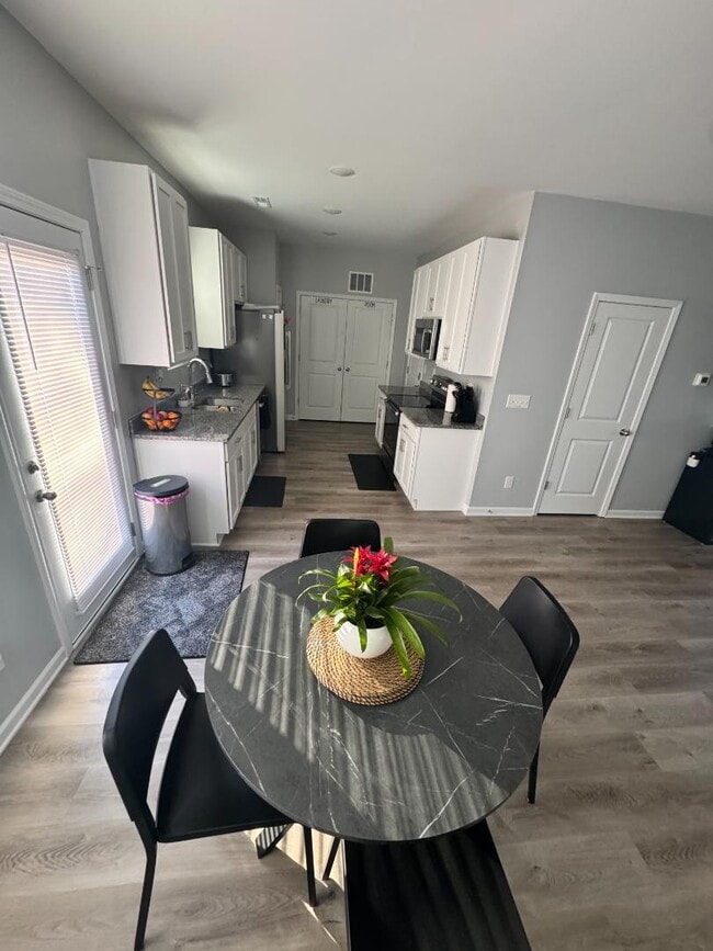 Foto del edificio - 2611 Carsten Ave