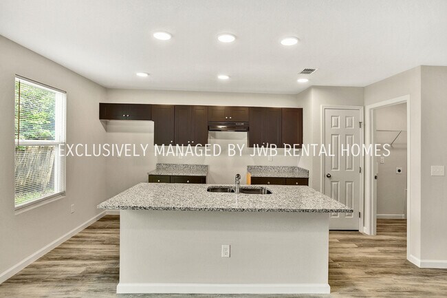 Foto del edificio - 2911 Tinsley Rd