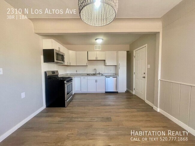 Building Photo - 3bd/1ba University Area, Large Enclosed Ba...