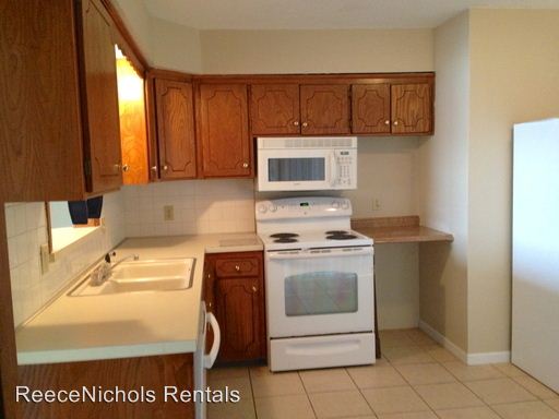 Primary Photo - 803 Saddlewood St