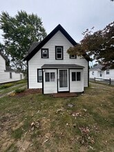 Building Photo - 1027 West St