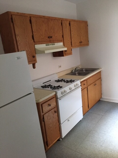 Primary Photo - 7601 S Yates Blvd