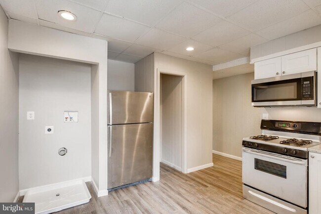 Building Photo - 3009 Shannon Dr