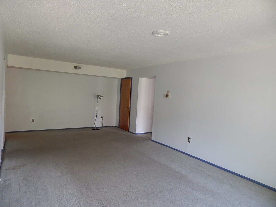 1119 Edison Glen Terrace, Edison, NJ 08837 Condo for Rent in Edison