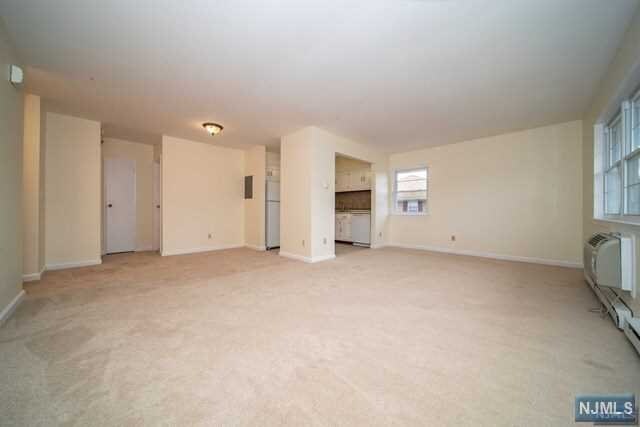 Building Photo - 123 N Maple Ave