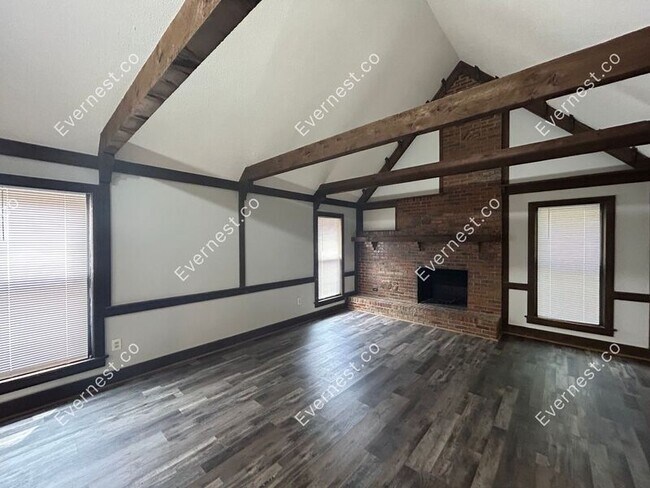 Building Photo - 536 Windridge Point