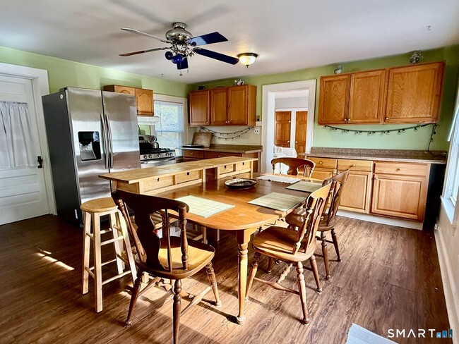 Building Photo - 120 Bloomingdale Rd