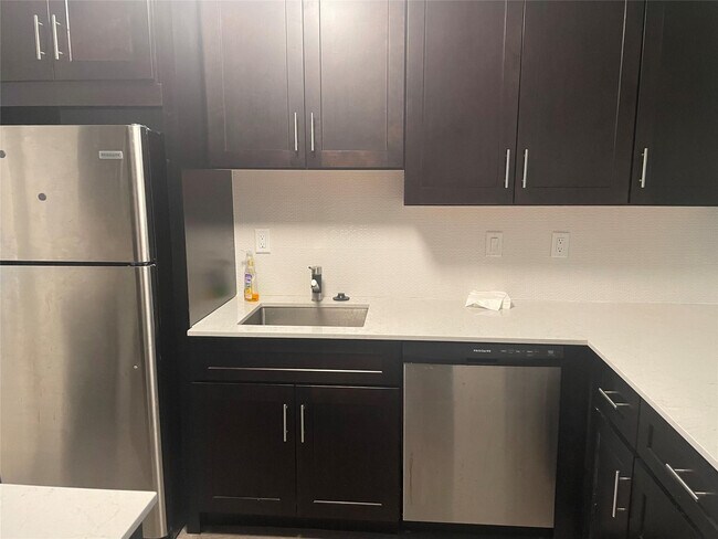 Foto del edificio - 698 NE Spanish River Blvd