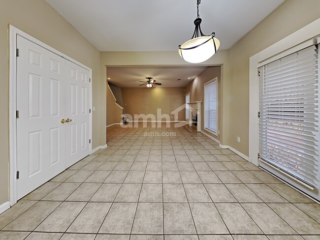 Building Photo - 1584 Silver Ridge Drive