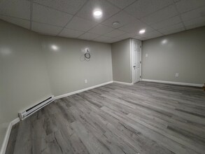 Building Photo - 322-322 Wood St