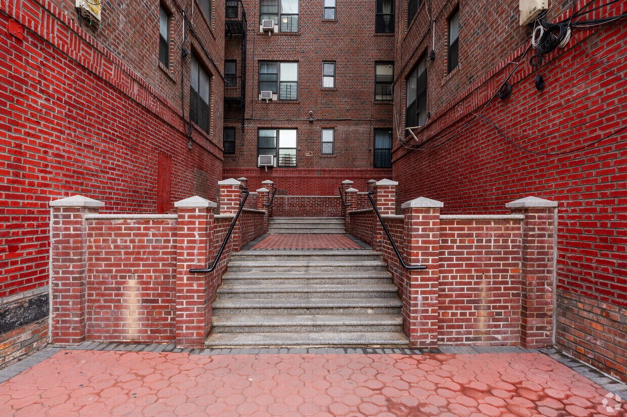 Fotografía del edificio - 1025 Leggett Ave