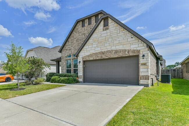 Foto del edificio - 6330 Lemon Balm Ln