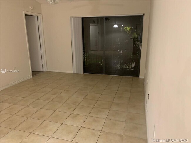 Foto del edificio - 7090 NW 179th St