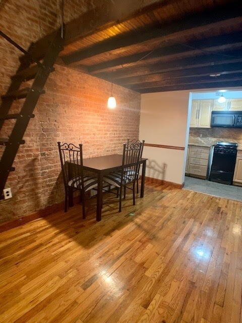 Building Photo - 108 14th St