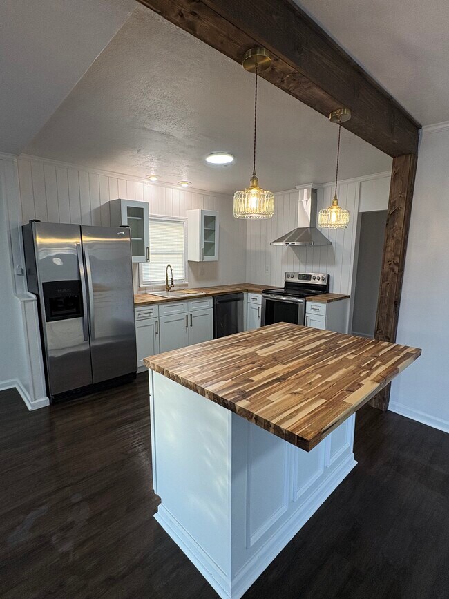 Foto del edificio - 589 Mountain Rd