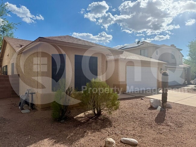 Building Photo - 3025 W Country Ranch Dr