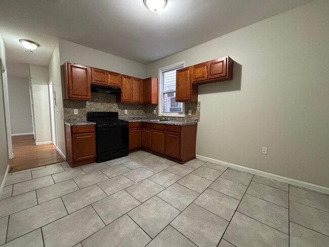 Building Photo - 386 Badger Ave